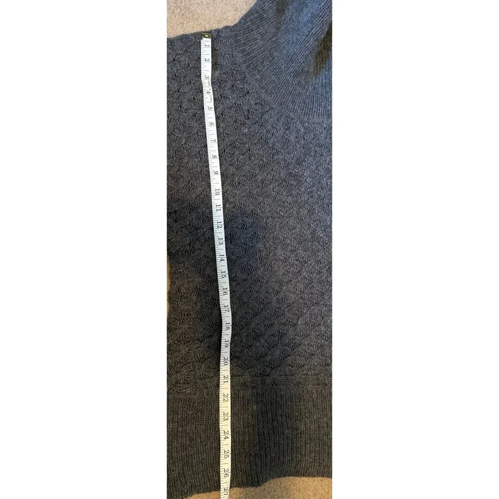 Old Navy Size Small Woman’s Sweater